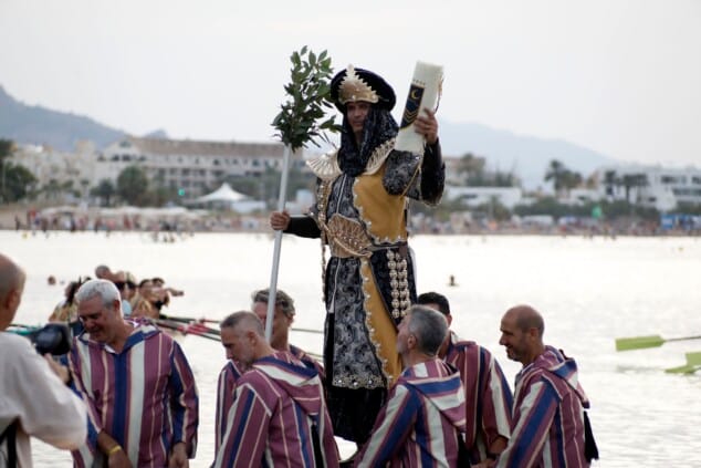 Dénia signa la treva a la vora del mar: les tropes móres conquisten l'escullera nord abans del gran xoc 45 desembarcament moro de denia de 2026 42