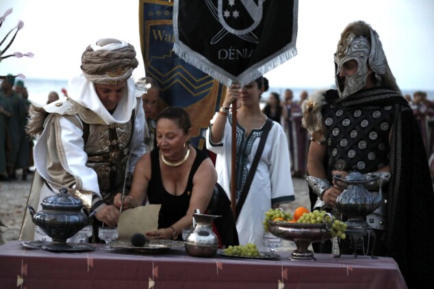 Dénia firma la tregua a orillas del mar: las tropas moras conquistan la escollera norte antes del gran choque 86 desembarco moro de denia de 2026 83