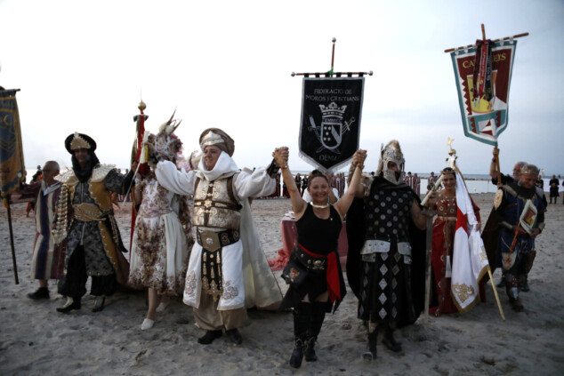 Dénia firma la tregua a orillas del mar: las tropas moras conquistan la escollera norte antes del gran choque 99 desembarco moro de denia de 2026 96