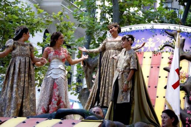 Los boatos de Cavallers de Me’n Fot y la filà Walies conquistan el centro de Dénia en su día grande 103 desfile de gala de los moros y cristianos 2026 de denia 100