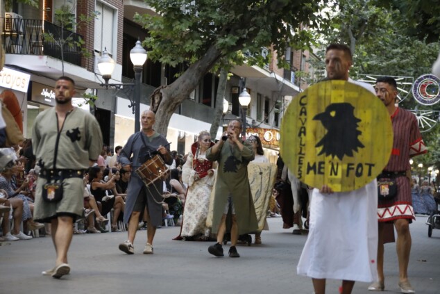 Los boatos de Cavallers de Me’n Fot y la filà Walies conquistan el centro de Dénia en su día grande 105 desfile de gala de los moros y cristianos 2026 de denia 102