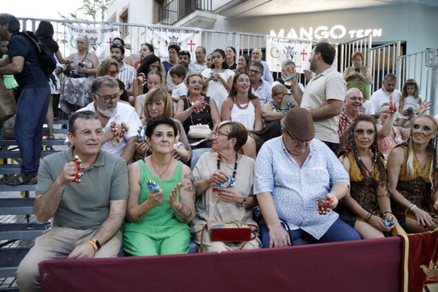 Los boatos de Cavallers de Me’n Fot y la filà Walies conquistan el centro de Dénia en su día grande 120 desfile de gala de los moros y cristianos 2026 de denia 117