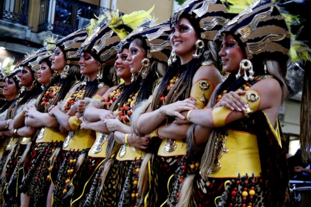 Los boatos de Cavallers de Me’n Fot y la filà Walies conquistan el centro de Dénia en su día grande 132 desfile de gala de los moros y cristianos 2026 de denia 129