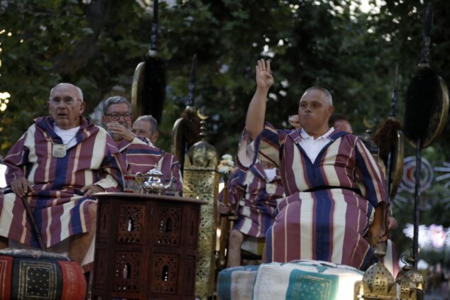 Los boatos de Cavallers de Me’n Fot y la filà Walies conquistan el centro de Dénia en su día grande 137 desfile de gala de los moros y cristianos 2026 de denia 134