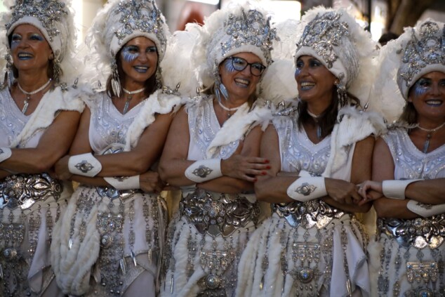 Los boatos de Cavallers de Me’n Fot y la filà Walies conquistan el centro de Dénia en su día grande 144 desfile de gala de los moros y cristianos 2026 de denia 141