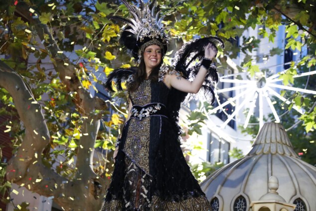 Los boatos de Cavallers de Me’n Fot y la filà Walies conquistan el centro de Dénia en su día grande 148 desfile de gala de los moros y cristianos 2026 de denia 145