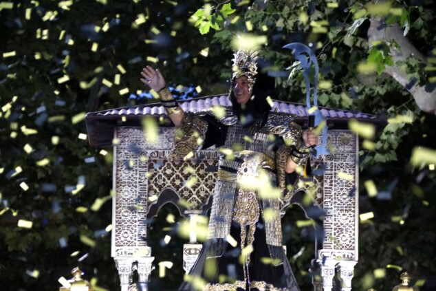 Los boatos de Cavallers de Me’n Fot y la filà Walies conquistan el centro de Dénia en su día grande 161 desfile de gala de los moros y cristianos 2026 de denia 158