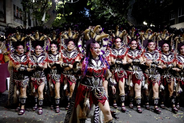 Los boatos de Cavallers de Me’n Fot y la filà Walies conquistan el centro de Dénia en su día grande 164 desfile de gala de los moros y cristianos 2026 de denia 161