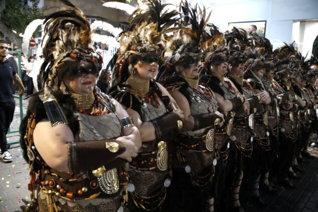 Los boatos de Cavallers de Me’n Fot y la filà Walies conquistan el centro de Dénia en su día grande 168 desfile de gala de los moros y cristianos 2026 de denia 165