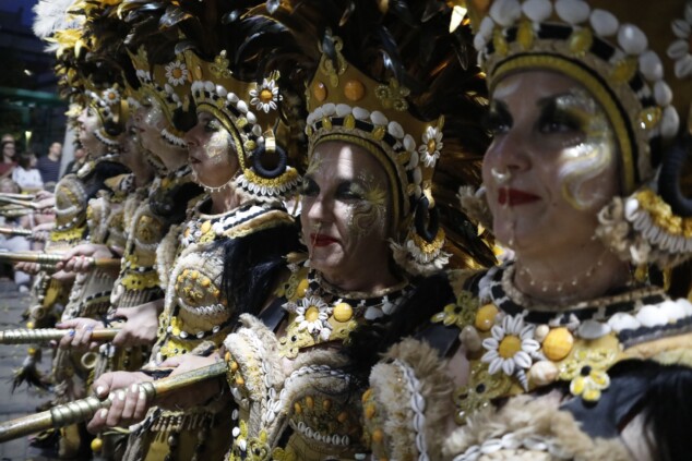 Los boatos de Cavallers de Me’n Fot y la filà Walies conquistan el centro de Dénia en su día grande 173 desfile de gala de los moros y cristianos 2026 de denia 170
