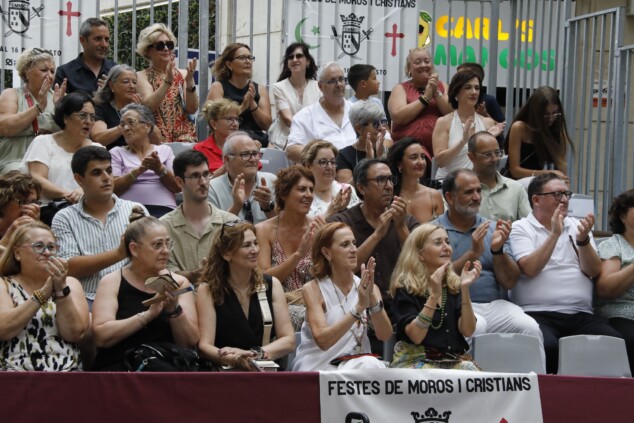 Los boatos de Cavallers de Me’n Fot y la filà Walies conquistan el centro de Dénia en su día grande 21 desfile de gala de los moros y cristianos 2026 de denia 18