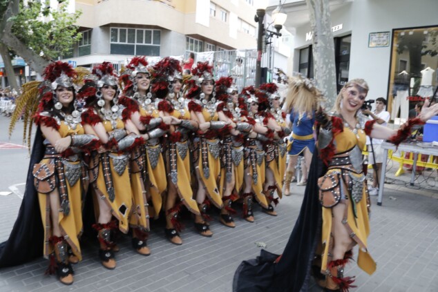 Los boatos de Cavallers de Me’n Fot y la filà Walies conquistan el centro de Dénia en su día grande 31 desfile de gala de los moros y cristianos 2026 de denia 28
