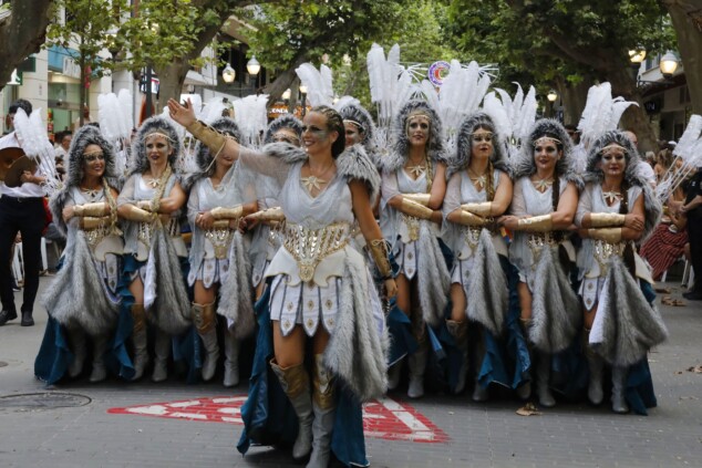 Los boatos de Cavallers de Me’n Fot y la filà Walies conquistan el centro de Dénia en su día grande 35 desfile de gala de los moros y cristianos 2026 de denia 32