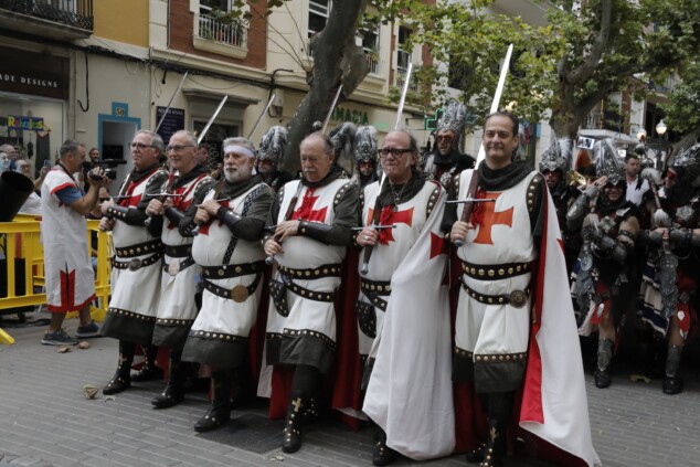 Los boatos de Cavallers de Me’n Fot y la filà Walies conquistan el centro de Dénia en su día grande 12 desfile de gala de los moros y cristianos 2026 de denia 9