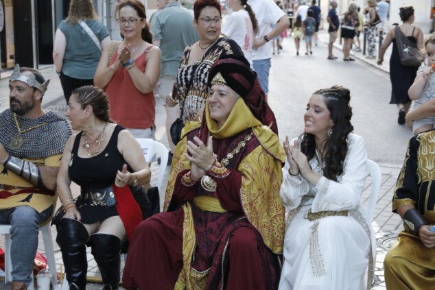 La cantera de los Moros y Cristianos toma Dénia: la espectacularidad del desfile infantil confirma el futuro de la fiesta 104 desfile infantil y entrada de bandas de los moros y cristianos de denia 2026 100