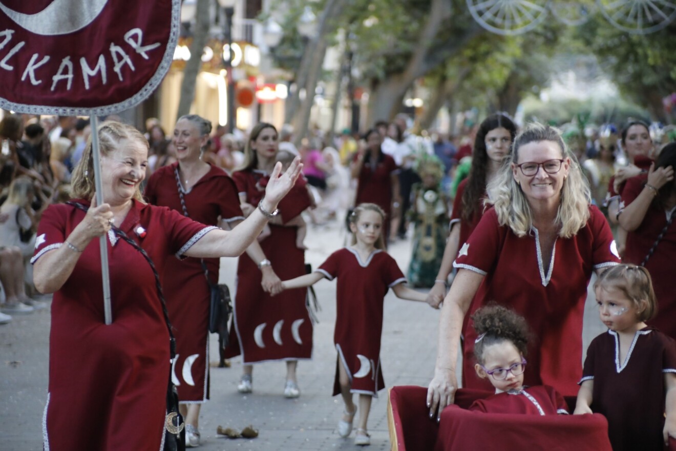 Desfile infantil y entrada de bandas de los Moros y Cristianos de Dénia 2026 105