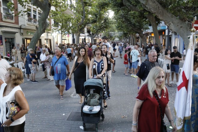 La cantera de los Moros y Cristianos toma Dénia: la espectacularidad del desfile infantil confirma el futuro de la fiesta 115 desfile infantil y entrada de bandas de los moros y cristianos de denia 2026 111