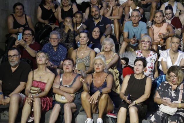 La cantera de los Moros y Cristianos toma Dénia: la espectacularidad del desfile infantil confirma el futuro de la fiesta 131 desfile infantil y entrada de bandas de los moros y cristianos de denia 2026 127