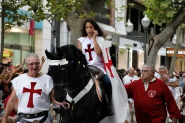 Desfile infantil y entrada de bandas de los Moros y Cristianos de Dénia 2026 13