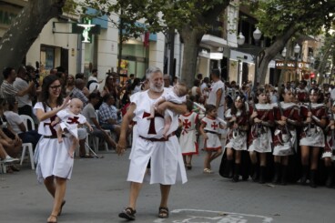 Desfile infantil y entrada de bandas de los Moros y Cristianos de Dénia 2026 15
