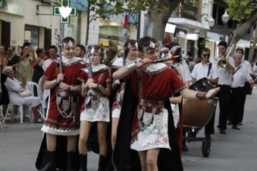 Desfile infantil y entrada de bandas de los Moros y Cristianos de Dénia 2026 19
