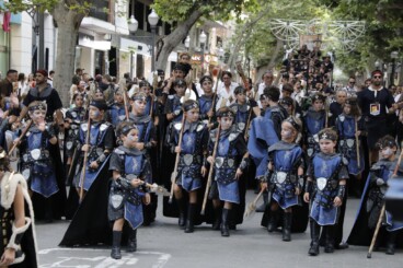 Desfile infantil y entrada de bandas de los Moros y Cristianos de Dénia 2026 2