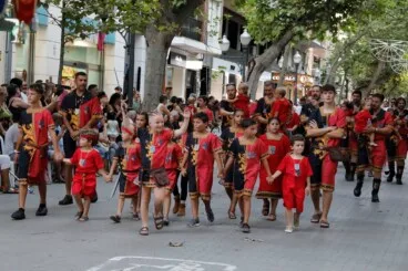 Desfile infantil y entrada de bandas de los Moros y Cristianos de Dénia 2026 23