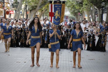 Desfile infantil y entrada de bandas de los Moros y Cristianos de Dénia 2026 25
