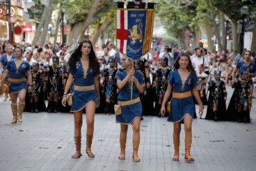 Desfile infantil y entrada de bandas de los Moros y Cristianos de Dénia 2026 25