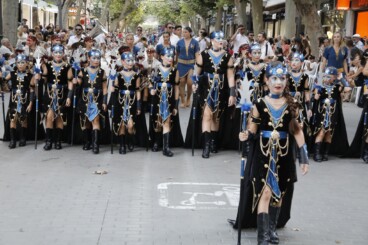 Desfile infantil y entrada de bandas de los Moros y Cristianos de Dénia 2026 27