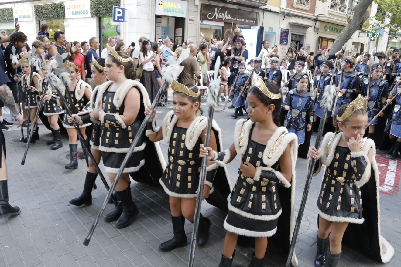 Desfile infantil y entrada de bandas de los Moros y Cristianos de Dénia 2026 3