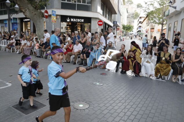 La cantera de los Moros y Cristianos toma Dénia: la espectacularidad del desfile infantil confirma el futuro de la fiesta 34 desfile infantil y entrada de bandas de los moros y cristianos de denia 2026 30