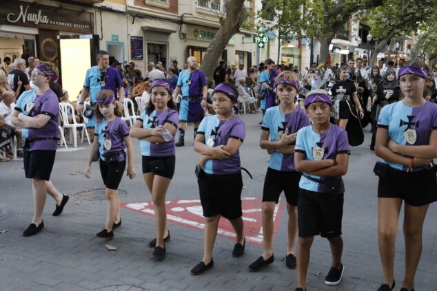 La cantera de los Moros y Cristianos toma Dénia: la espectacularidad del desfile infantil confirma el futuro de la fiesta 37 desfile infantil y entrada de bandas de los moros y cristianos de denia 2026 33