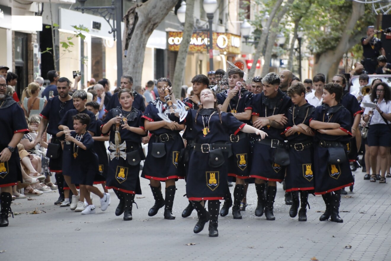 Desfile infantil y entrada de bandas de los Moros y Cristianos de Dénia 2026 36