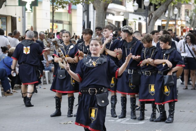 La cantera de los Moros y Cristianos toma Dénia: la espectacularidad del desfile infantil confirma el futuro de la fiesta 42 desfile infantil y entrada de bandas de los moros y cristianos de denia 2026 38