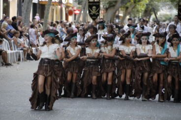 Desfile infantil y entrada de bandas de los Moros y Cristianos de Dénia 2026 43