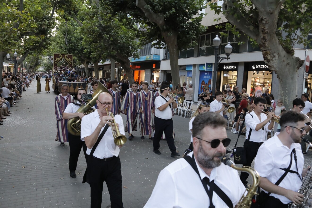 Desfile infantil y entrada de bandas de los Moros y Cristianos de Dénia 2026 70