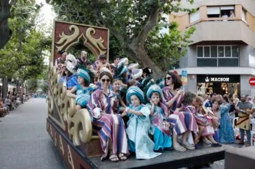 Desfile infantil y entrada de bandas de los Moros y Cristianos de Dénia 2026 76