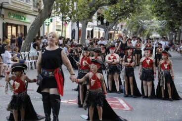 Desfile infantil y entrada de bandas de los Moros y Cristianos de Dénia 2026 85