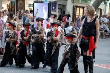 Desfile infantil y entrada de bandas de los Moros y Cristianos de Dénia 2026 88
