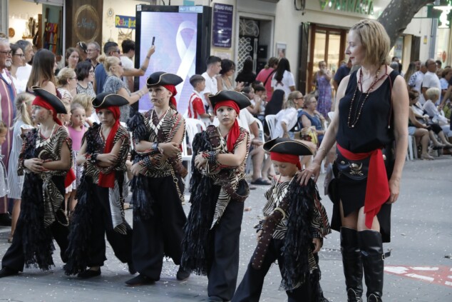 La cantera de los Moros y Cristianos toma Dénia: la espectacularidad del desfile infantil confirma el futuro de la fiesta 92 desfile infantil y entrada de bandas de los moros y cristianos de denia 2026 88