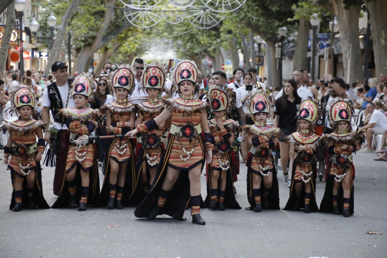 Desfile infantil y entrada de bandas de los Moros y Cristianos de Dénia 2026 93
