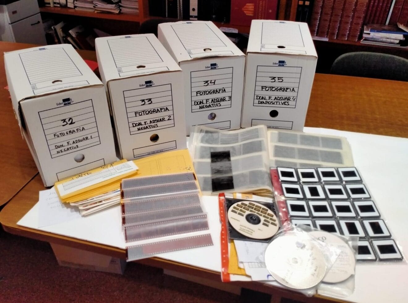 Donación de la colección fotográfica de Paco Adsuar al Archivo de Dénia