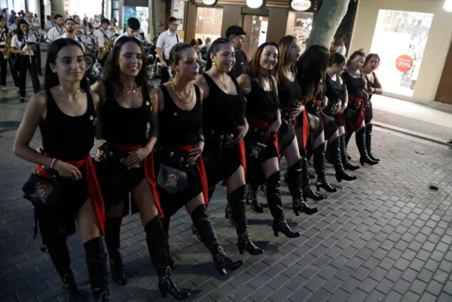 Dénia celebra la última 'entraeta' y se sitúa a un paso de sus días grandes de Moros y Cristianos 18 entraeta previa a la recepcion mora de denia 15