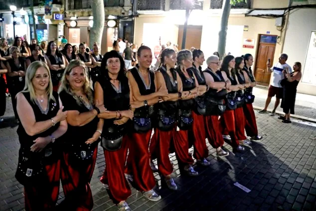 Dénia celebra la última 'entraeta' y se sitúa a un paso de sus días grandes de Moros y Cristianos 32 entraeta previa a la recepcion mora de denia 29