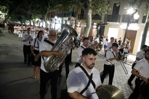 Dénia celebra la última 'entraeta' y se sitúa a un paso de sus días grandes de Moros y Cristianos 39 entraeta previa a la recepcion mora de denia 36