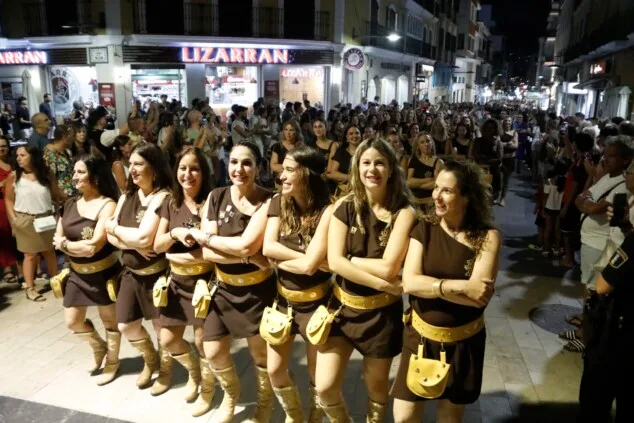 Dénia celebra la última 'entraeta' y se sitúa a un paso de sus días grandes de Moros y Cristianos 48 entraeta previa a la recepcion mora de denia 45