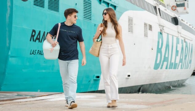 ferries con camarotes y multiples servicios a bordo