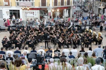 Un impulso económico permitirá convertir en documental los 75 años de la banda de Dénia 1 la agrupacion artistica musical de denia durante el reciente concierto de musica festera de los moros y cristianos de denia