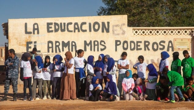 Dénia se moviliza para llevar 10 toneladas de material escolar al Sáhara 15 la educacion es el arma mas poderosa